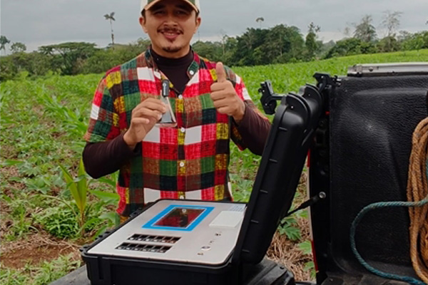 西班牙穆爾西亞農(nóng)場(chǎng)引進(jìn)恒美土壤養(yǎng)分檢測(cè)儀